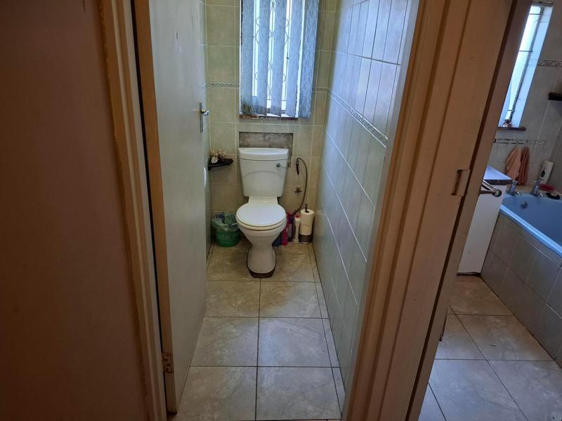 7 Bedroom Property for Sale in Riverton Western Cape
